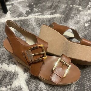 Kors Warren nude platform wedge like new size 8